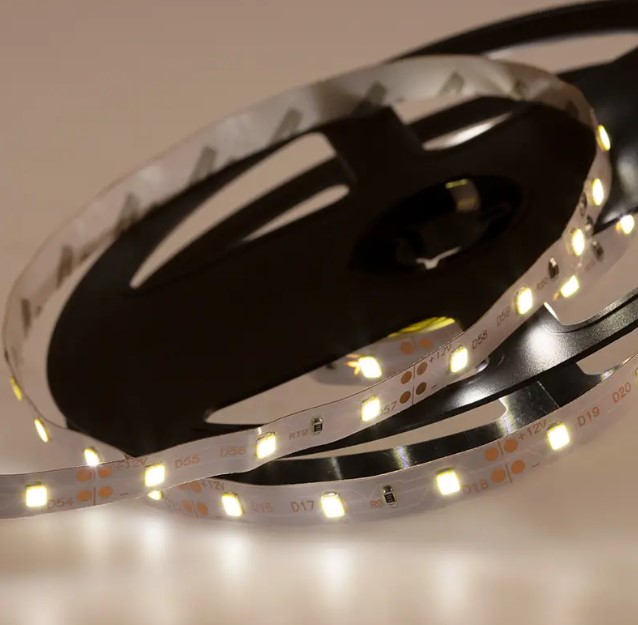 Лента Lamper neon-night 8мм 5м ip23 smd2835 60 led/m 12v белая 141-335